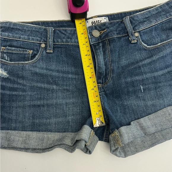 PAIGE Distressed Cuffed Hem Denim Jean Shorts Women’s  Size 28 - Picture 3 of 8